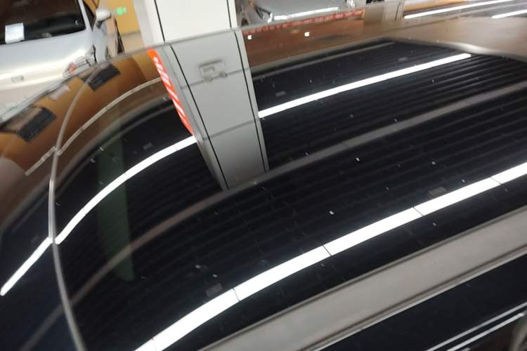 Used XPeng X9 2025 740 Ultra-Long Range Max Roof