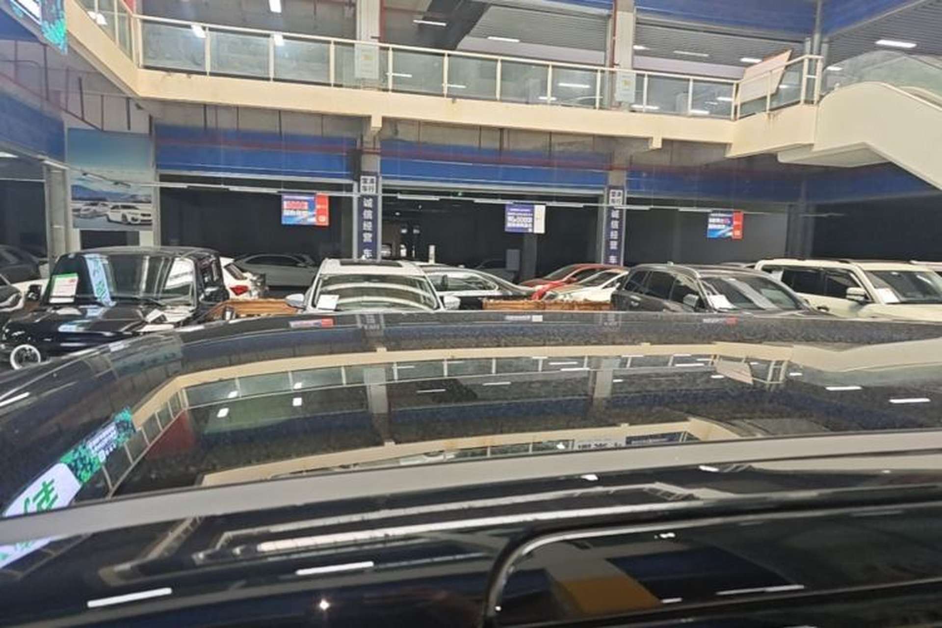 Used XPeng X9 2025 740 Ultra-Long Range Max Roof
