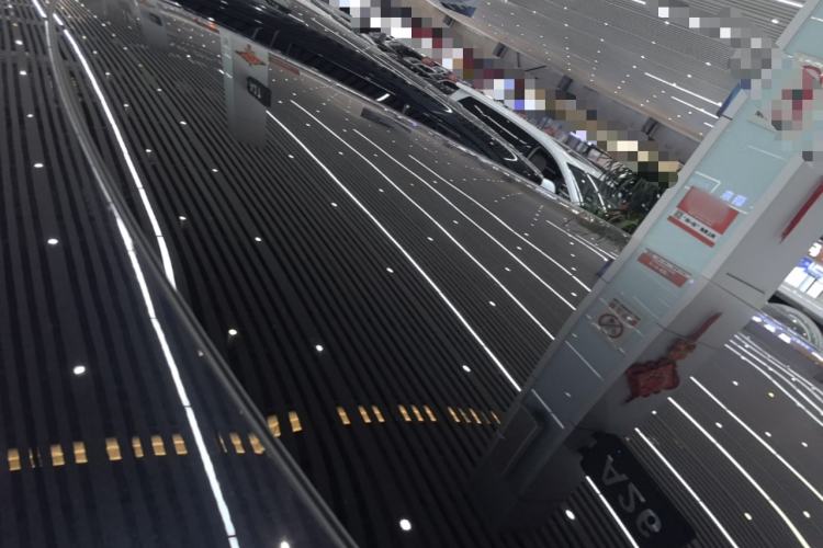 Used XPeng X9 2025 740 Ultra-Long Range Max Roof