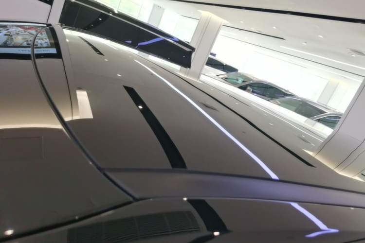 Used XPeng X9 2025 740 Ultra-Long Range Max Roof