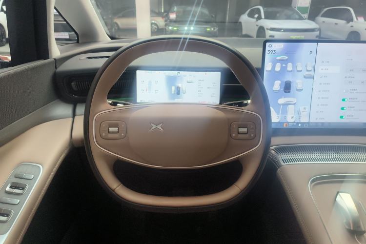 Used XPeng X9 2025 740 Ultra-Long Range Max Steering Wheel