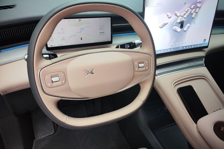 Used XPeng X9 2025 650 Long-Range Max Steering Wheel