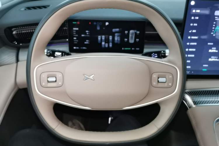 Used XPeng X9 2025 740 Ultra-Long Range Max Steering Wheel