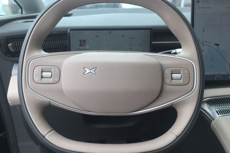 Used XPeng X9 2025 740 Ultra-Long Range Max Steering Wheel