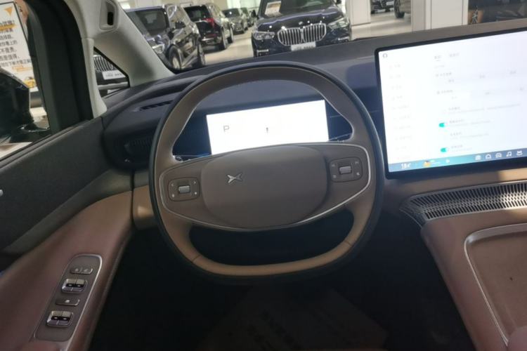 Used XPeng X9 2025 740 Ultra-Long Range Max Steering Wheel