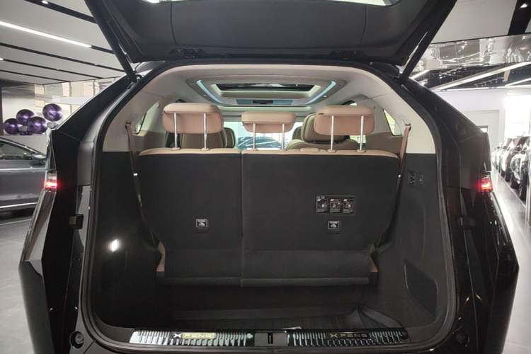 Used XPeng X9 2025 650 Long-Range Max Trunk