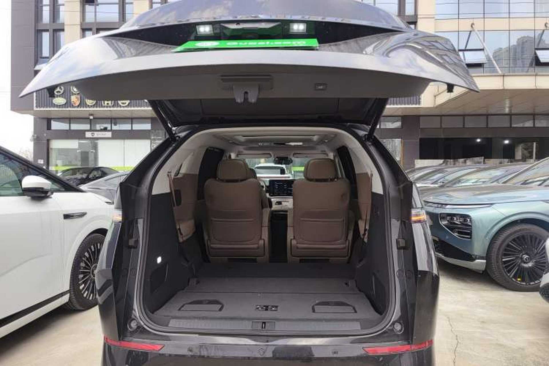 Used XPeng X9 2025 740 Ultra-Long Range Max Trunk