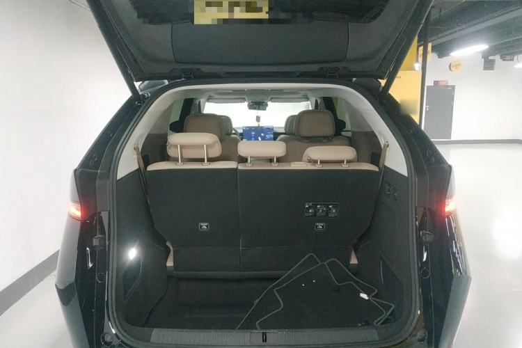 Used XPeng X9 2025 740 Ultra-Long Range Max Trunk