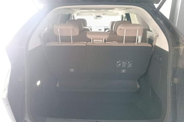 Used XPeng X9 2025 740 Ultra-Long Range Max Trunk