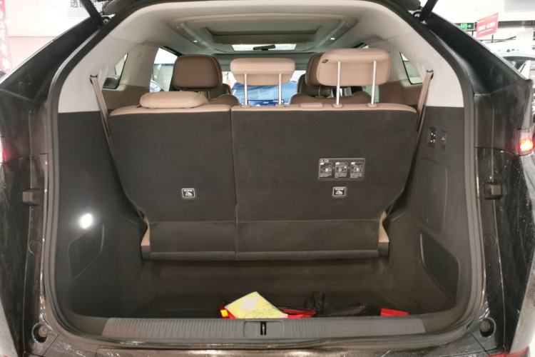 Used XPeng X9 2025 740 Ultra-Long Range Max Trunk