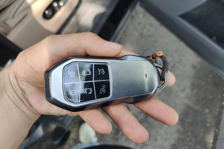 Used XPeng X9 2025 740 Ultra-Long Range Max Vehicle Key