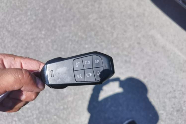 Used XPeng X9 2025 740 Ultra-Long Range Max Vehicle Key