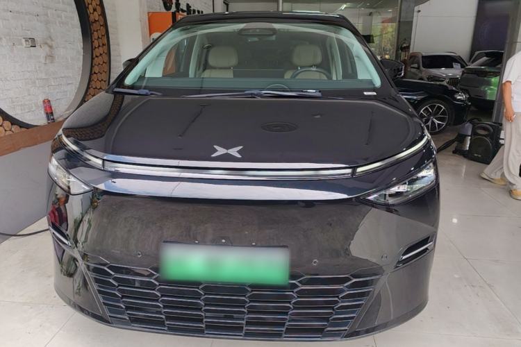 Used XPeng X9 2025 650 Long-Range Max Front