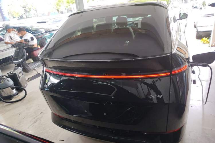 Used XPeng X9 2025 650 Long-Range Max Rear