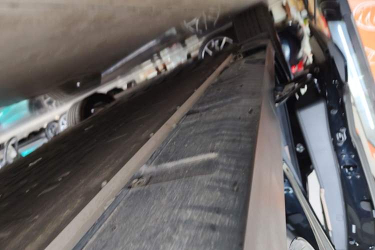 Used XPeng X9 2025 650 Long-Range Max Right Side Sill