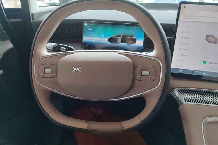 Used XPeng X9 2025 650 Long-Range Max Steering Wheel