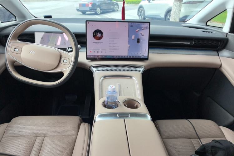 Used XPeng X9 2025 740 Ultra-Long Range Max Center Console