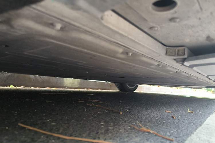 Used XPeng X9 2025 740 Ultra-Long Range Max Chassis Front Left