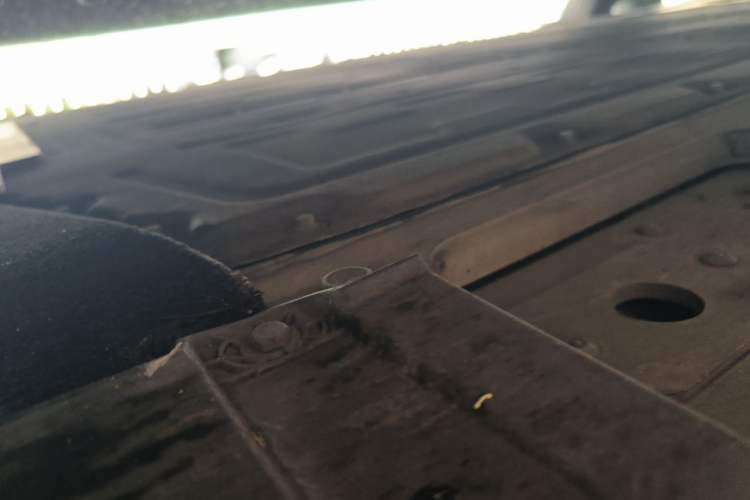 Used XPeng X9 2025 740 Ultra-Long Range Max Chassis Front Right