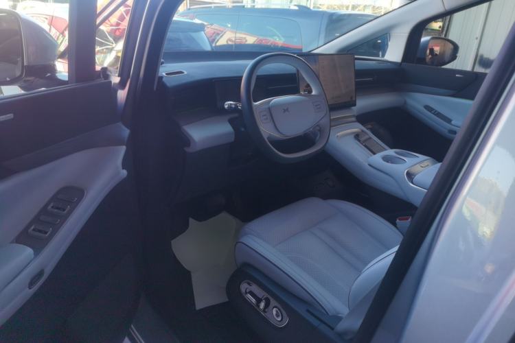 Used XPeng X9 2025 740 Ultra-Long Range Max Driver Seat