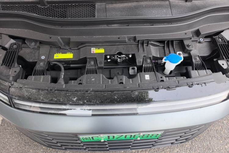 Used XPeng X9 2025 740 Ultra-Long Range Max Engine Bay