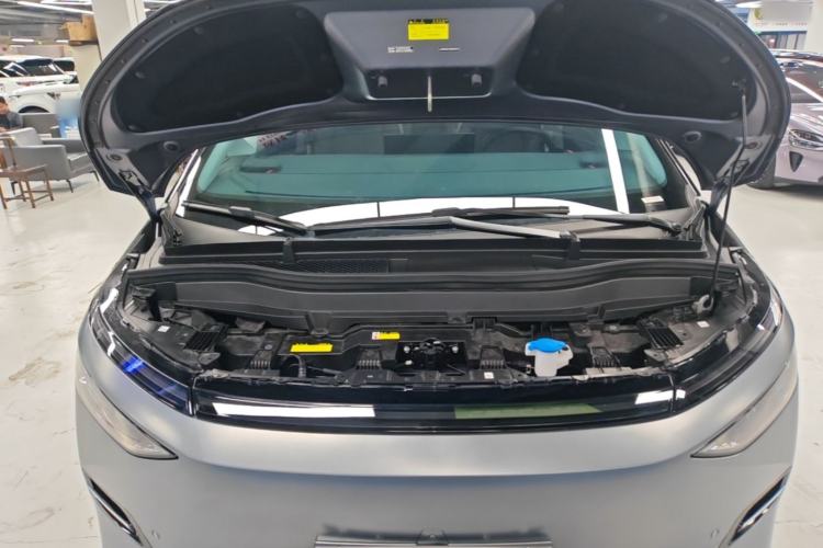 Used XPeng X9 2025 740 Ultra-Long Range Max Engine Bay
