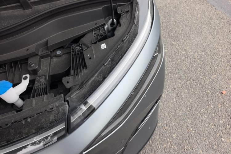 Used XPeng X9 2025 740 Ultra-Long Range Max Engine Bay Left