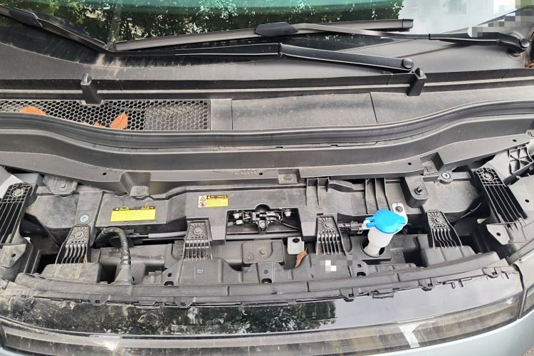 Used XPeng X9 2025 740 Ultra-Long Range Max Engine Bay