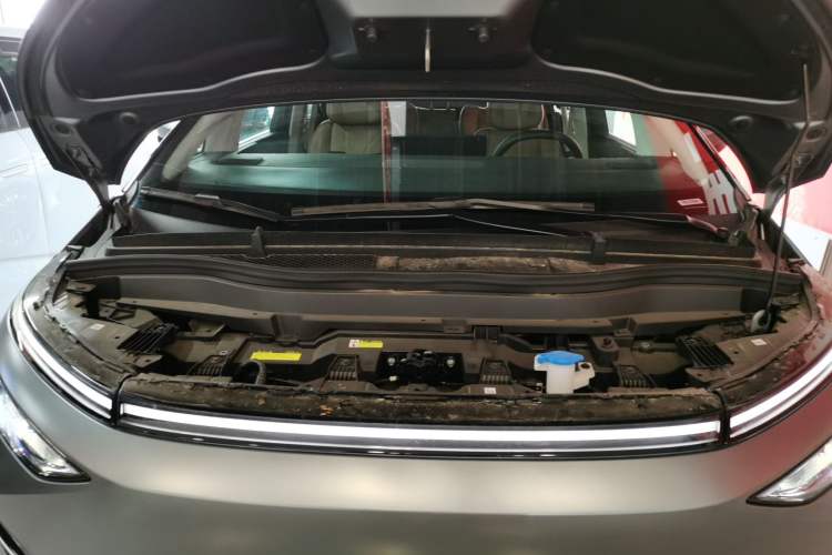 Used XPeng X9 2025 740 Ultra-Long Range Max Engine Bay