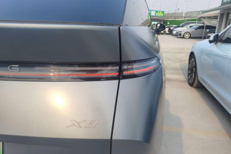 Used XPeng X9 2025 650 Long-Range Max Exterior 3