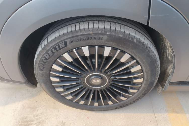 Used XPeng X9 2025 650 Long-Range Max Exterior 5