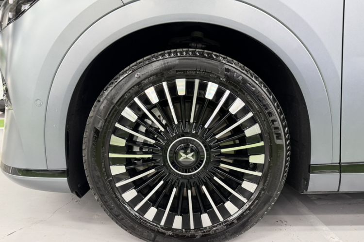 Used XPeng X9 2025 650 Long-Range Max Exterior 6