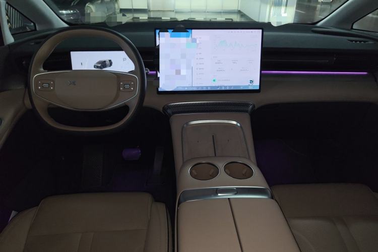 Used XPeng X9 2025 740 Ultra-Long Range Max Interior 2
