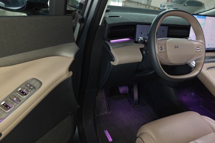 Used XPeng X9 2025 740 Ultra-Long Range Max Interior 3