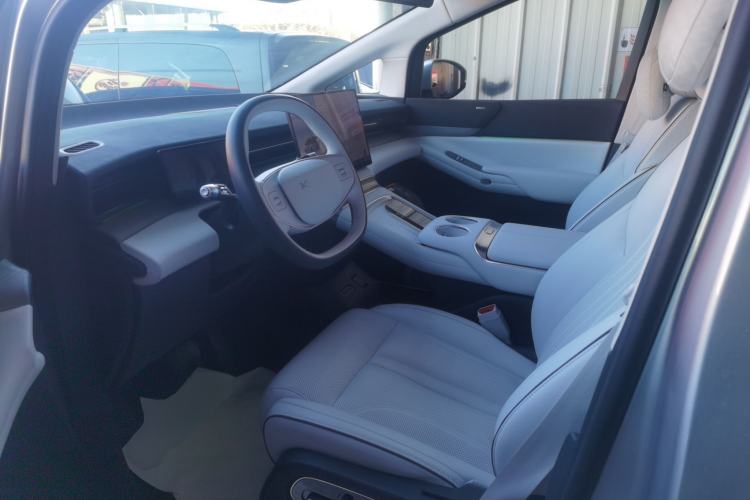 Used XPeng X9 2025 740 Ultra-Long Range Max Left Front Seat