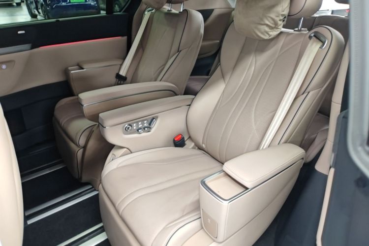 Used XPeng X9 2025 740 Ultra-Long Range Max Left Rear Seat