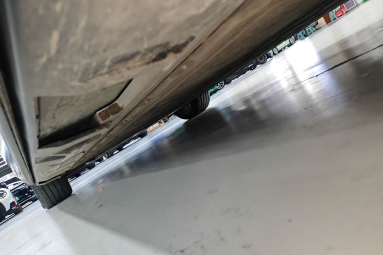 Used XPeng X9 2025 740 Ultra-Long Range Max Left Side Sill
