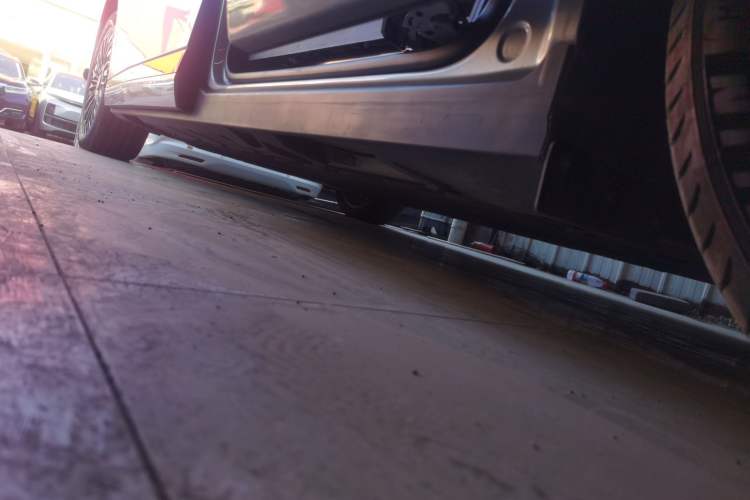 Used XPeng X9 2025 740 Ultra-Long Range Max Left Side Sill