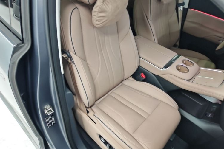 Used XPeng X9 2025 740 Ultra-Long Range Max Right Front Seat