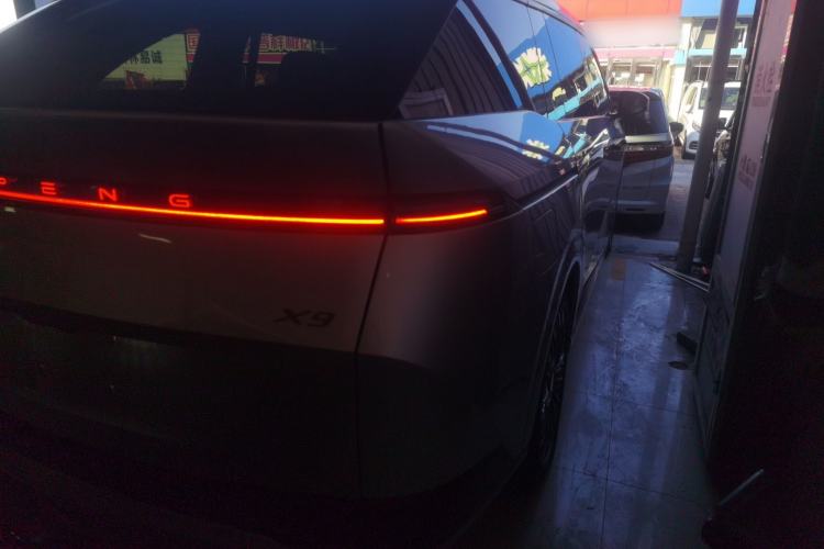 Used XPeng X9 2025 740 Ultra-Long Range Max Right Rear Taillight