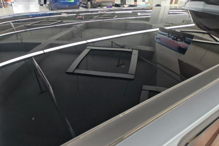 Used XPeng X9 2025 740 Ultra-Long Range Max Roof