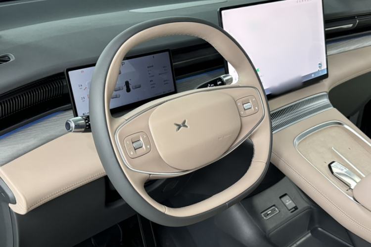 Used XPeng X9 2025 650 Long-Range Max Steering Wheel