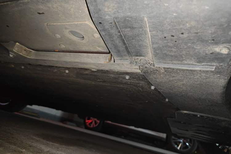 Used XPeng X9 2025 740 Ultra-Long Range Max Chassis Front Right
