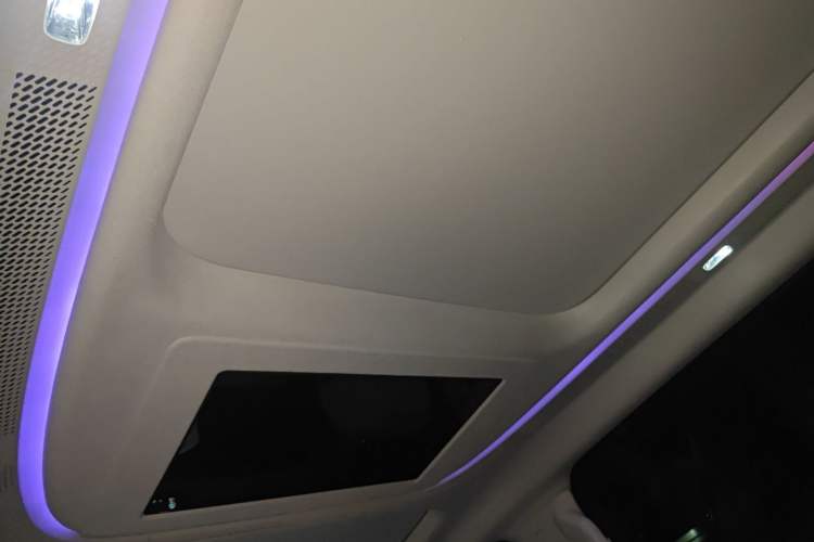 Used XPeng X9 2025 740 Ultra-Long Range Max Headliner