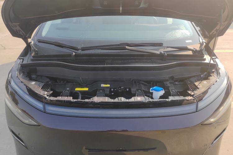 Used XPeng X9 2025 650 Long-Range Max Engine Bay