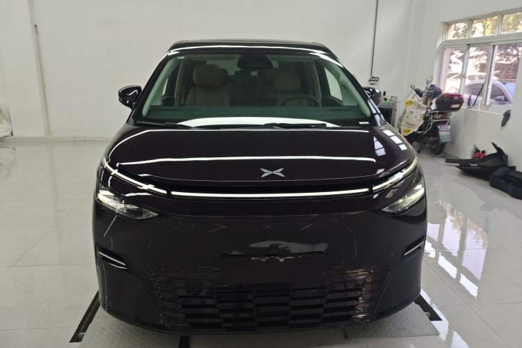 Used XPeng X9 2025 650 Long-Range Max Exterior 1