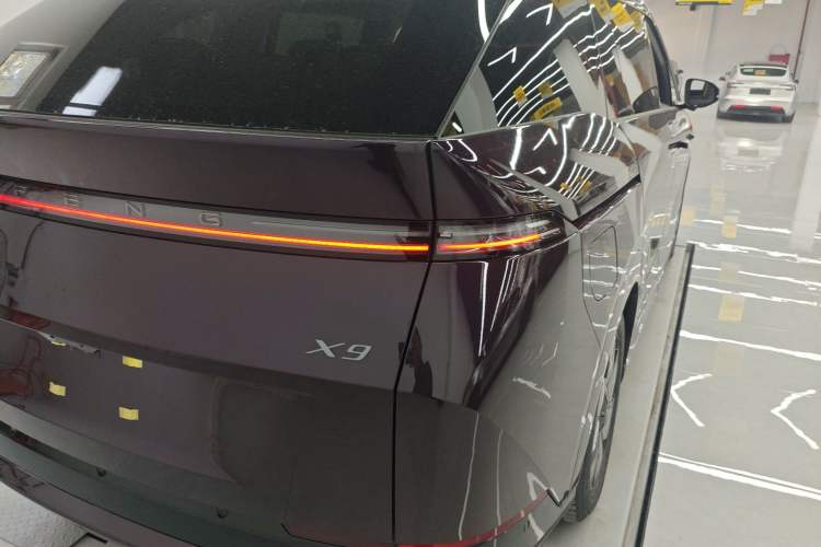 Used XPeng X9 2025 650 Long-Range Max Exterior 6
