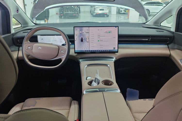 Used XPeng X9 2025 650 Long-Range Max Interior 2