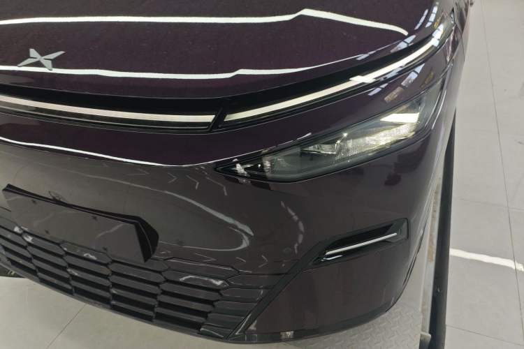 Used XPeng X9 2025 650 Long-Range Max Left Front Headlight