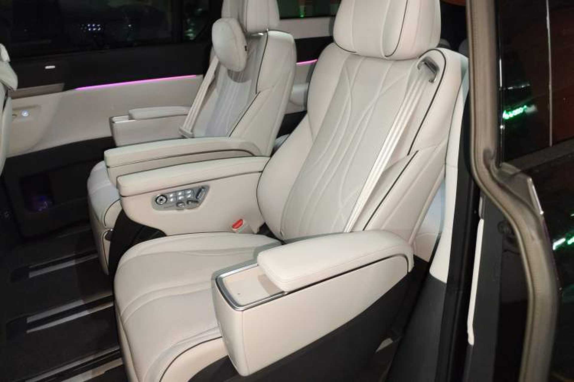 Used XPeng X9 2025 740 Ultra-Long Range Max Left Rear Seat